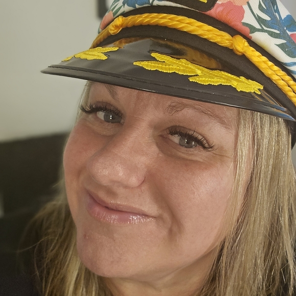 Meet your Posher, Kathy - Picture 2 of 2